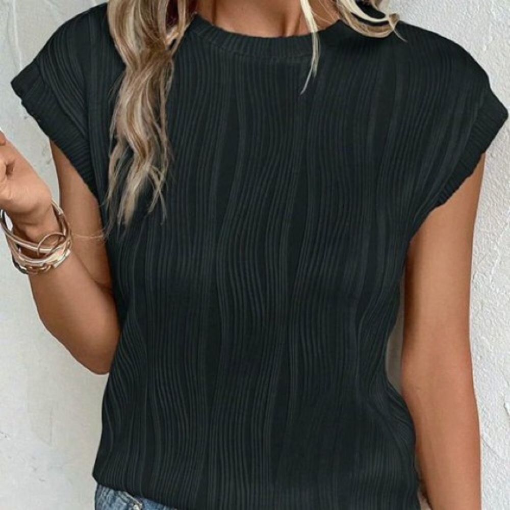 Women’s Black Ribbed Cap-Sleeve Tank Top — Modern Everyday Layering